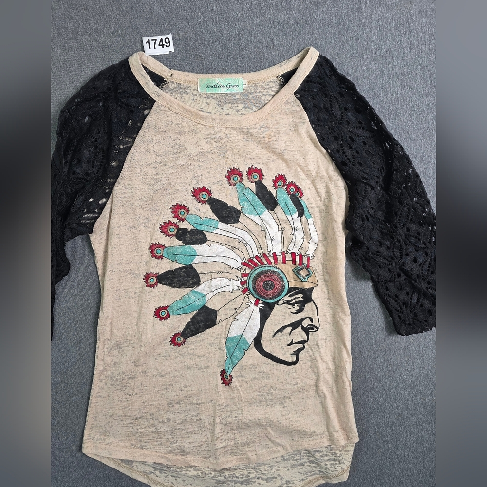Southern Grace Beige Top with Indian Head Dress. Large. Tex-Mex. Western.